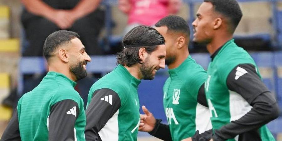 ليفربول يتعادل سلبيًا مع بيرنلي في الشوط الأول بالدوري الإنجليزي
