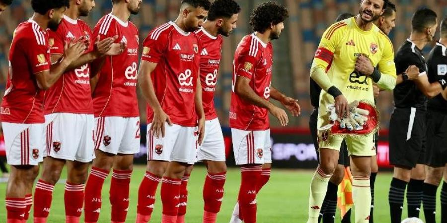 الأهلي يبحث عن طبيب نفسي لفريق الكرة "خاص"