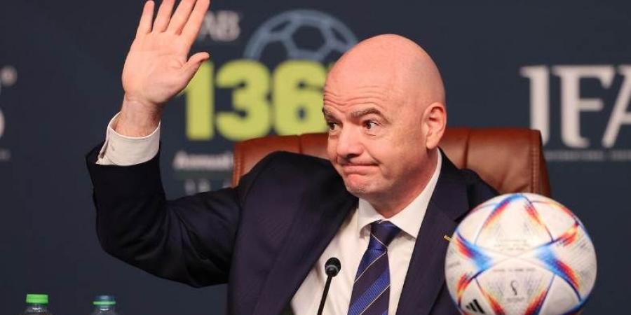 إنفانتينو يبحث مقترح رفع منتخبات كأس العالم 2030 إلى 64 فريقًا
