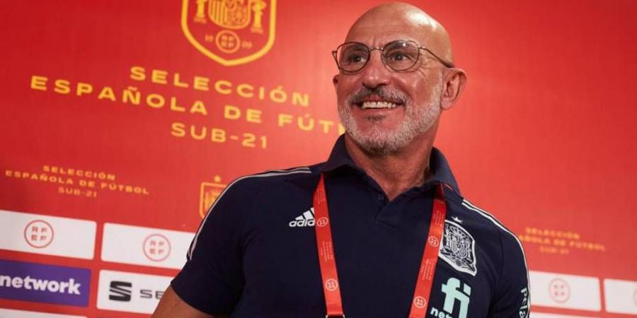 دي لا فوينتي يستدعي يامال رغم تحفظ برشلونة ويوضح موقفه من فليك