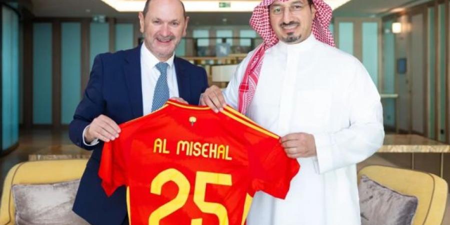 المسحل يلتقي رئيس الاتحاد الإسباني