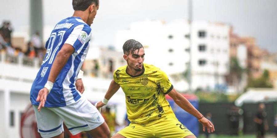 البطولة الاحترافية/ اتحاد طنجة يفرض التعادل في "الوقت القاتل" على الماص المنقوص عدديا (1-1) في مباراة عرفت إهدار متولي لضربة جزاء