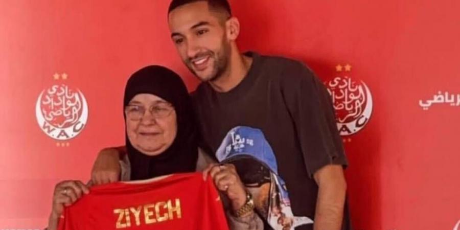 حكيم زياش يرتدي القميص رقم 7 مع الوداد