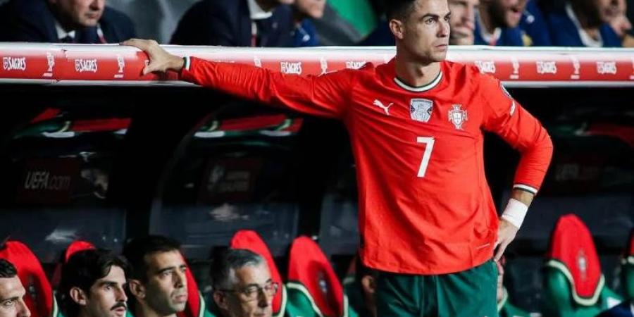 "طرد لـ رونالدو وخسارة بثنائية".. منتخب أيرلندا يتخطى البرتغال في تصفيات كأس العالم 2026 (فيديو)
