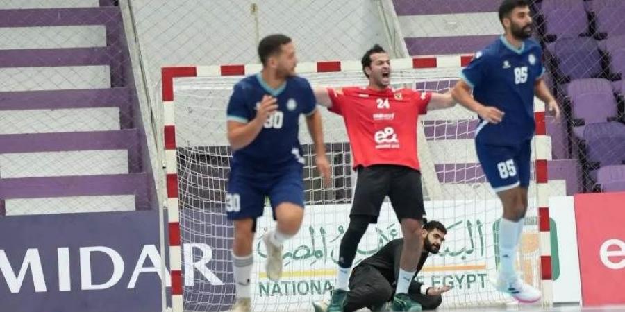الأهلي يتوج بكأس السوبر المصري لكرة اليد بعد فوز مستحق على سموحة