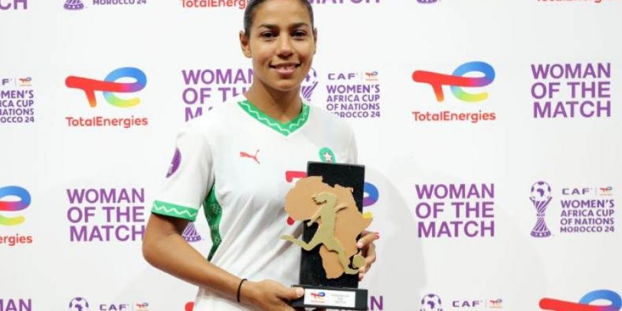 جوائز الكاف| المغربية غزلان الشباك حصدت جائزة أفضل لاعبة