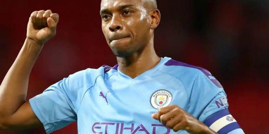 فيرناندينيو يعلن اعتزاله كرة القدم.. إسدال الستار على مسيرة ذهبية امتدت لأكثر من 20 عامًا