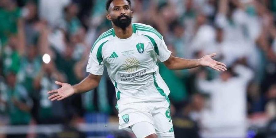 التحكيم الرياضي يبرئ الأهلي والبريكان من تهمة التفاوض غير القانوني مع الفتح