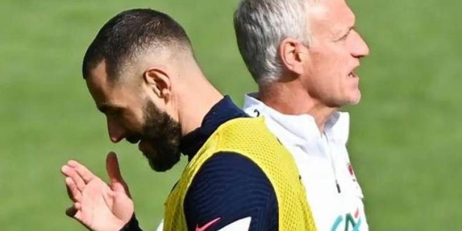 ديشامب يكشف عن رسائل سرية مع بنزيما بعد استبعاده من كأس العالم 2022 أمام المحكمة