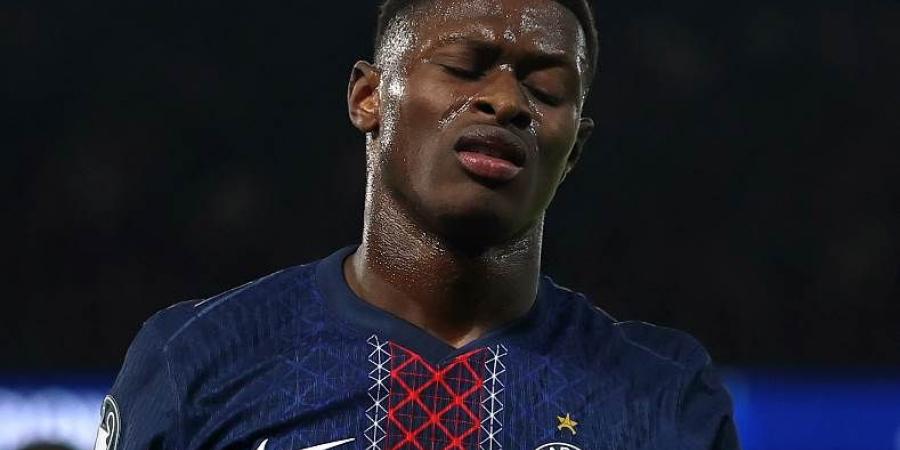 باريس سان جيرمان يعلن إصابة نونو مينديز وغيابه عن مواجهة موناكو