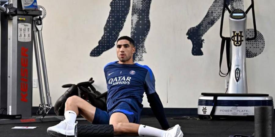 حكيمي يواصل برنامجه التأهيلي تمهيدا للعودة إلى الميادين