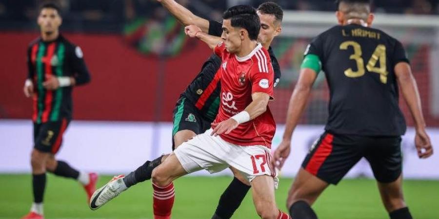 الأهلي يدرس تقديم شكوى للكاف ضد الحكم الليبي بعد مباراة الجيش الملكي "خاص"