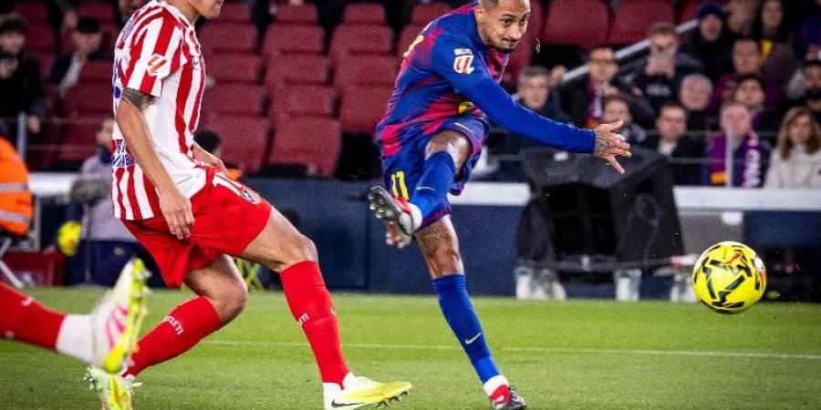 برشلونة يتشبث بصدارة الدوري الإسباني بفوز مثير على أتلتيكو مدريد بثلاثية