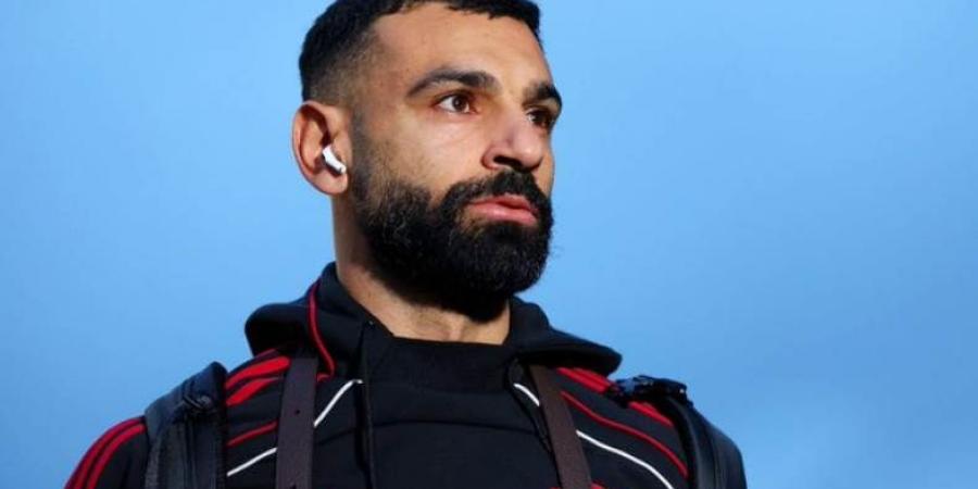 8 أندية تتصارع لضم محمد صلاح بعد أزمته في ليفربول.. ثنائي عربي وآخر تركي