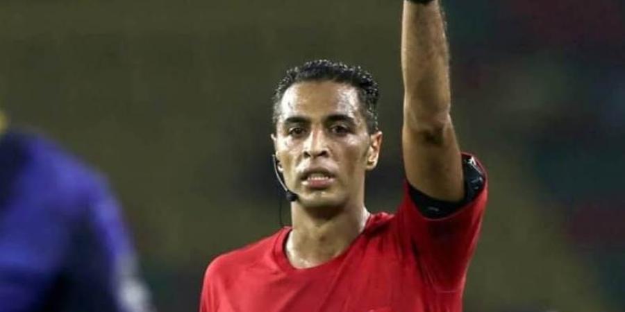 أمين عمر يُدير مباراة فلسطين والسعودية في ربع نهائي كأس العرب