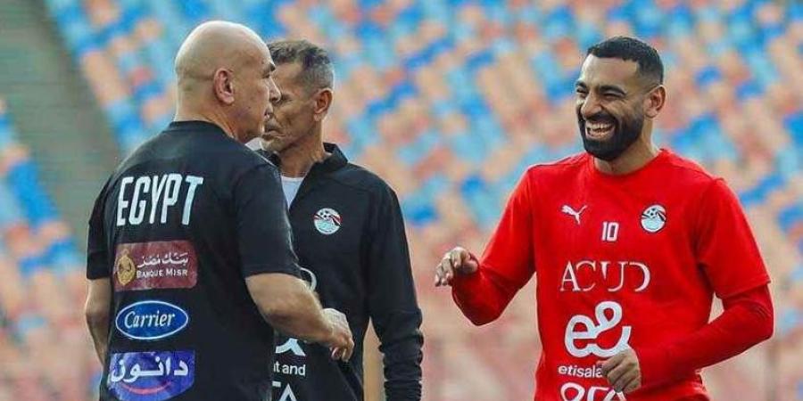 جلسات خاصة بين حسام حسن وصلاح ومرموش في مران الفراعنة بالمغرب