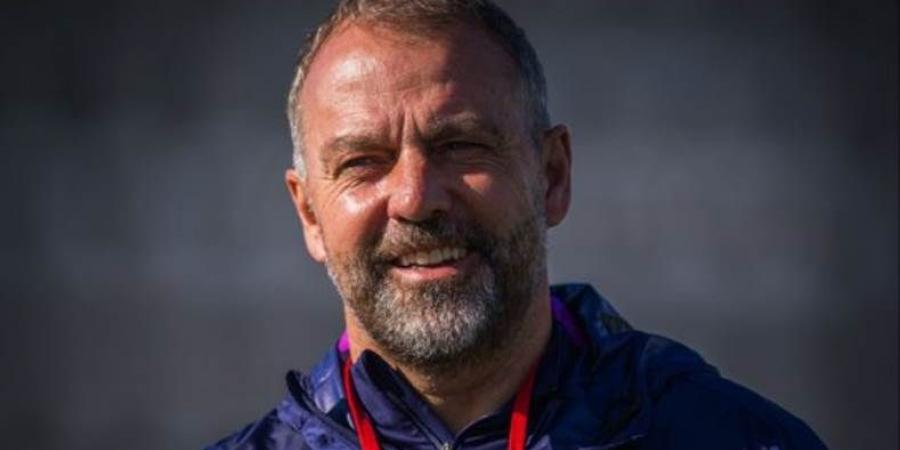 هانز فليك يتحدث عن مستقبله مع برشلونة