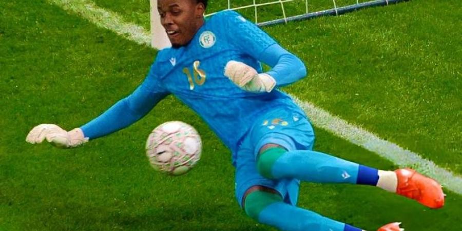 باندور حارس جزر القمر.. حصن ركلات الجزاء وأولى مفاجآت أمم إفريقيا 2025