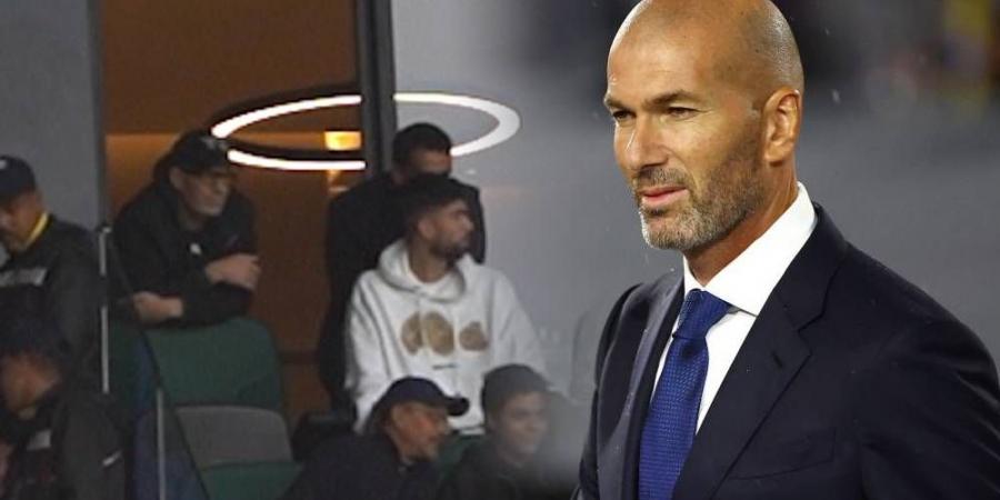 زيدان حاضر في ملعب مولاي الحسن لمتابعة مباراة الجزائر والسودان