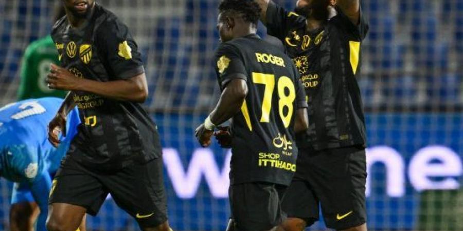 الاتحاد يهزم نيوم بثلاثية في دوري روشن 
