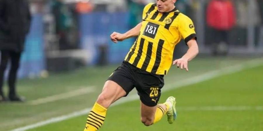 برشلونة يتحرك لتدعيم الجبهة اليمنى ويستهدف نجم بوروسيا دورتموند