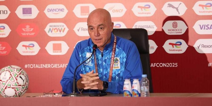 غاموندي (مدرب تنزانيا): "نعرف أننا سنواجه الخصم الأصعب في تاريخ الكرة التنزانية لكننا جاهزون لمحاولة انتزاع نتيجة إيجابية"