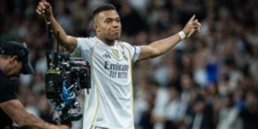 مبابي يفاجئ برشلونة قبل مواجهة نهائي السوبر الإسباني