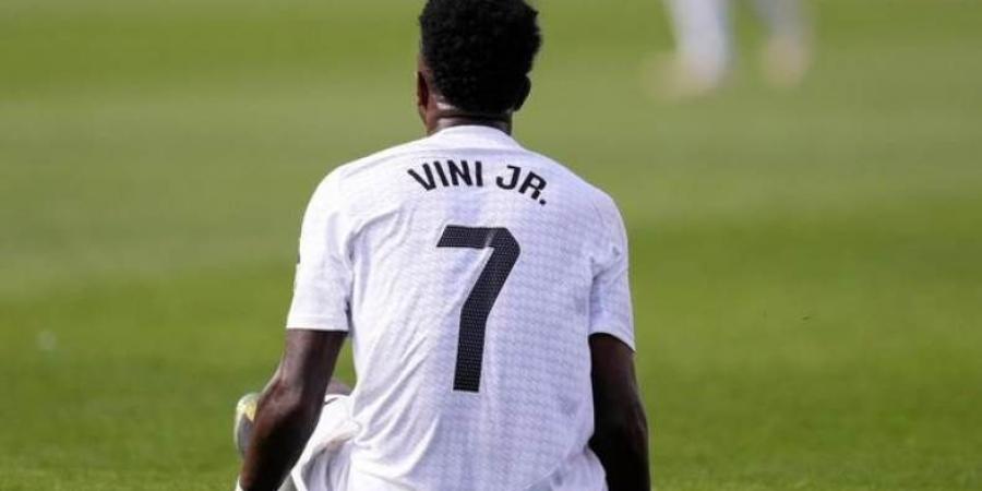 ريال مدريد يعيد فتح ملف فينيسيوس في يناير وسط تفاؤل بحسم الاتفاق