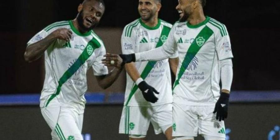 الأهلي يضرب نيوم بثلاثية ويصعد لوصافة دوري روش