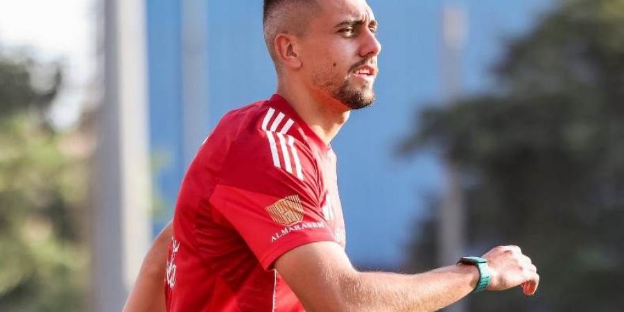 الأهلي يعلن رسميًا إعارة جراديشار إلى أويبيشت المجري