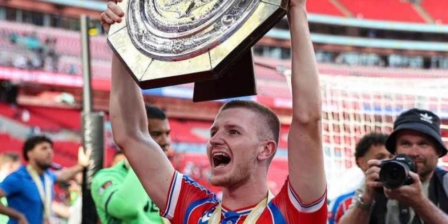 ليفربول يدخل سباق التعاقد مع آدم وارتون موهبة كريستال بالاس