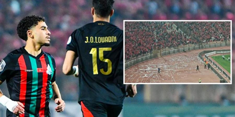 أعمارهم تتراوح بين 16 و17 سنة.. اعتقال 35 مناصرا للأهلي المصري بعد أحداث الشغب في ملعب القاهرة أثناء مواجهة الجيش الملكي