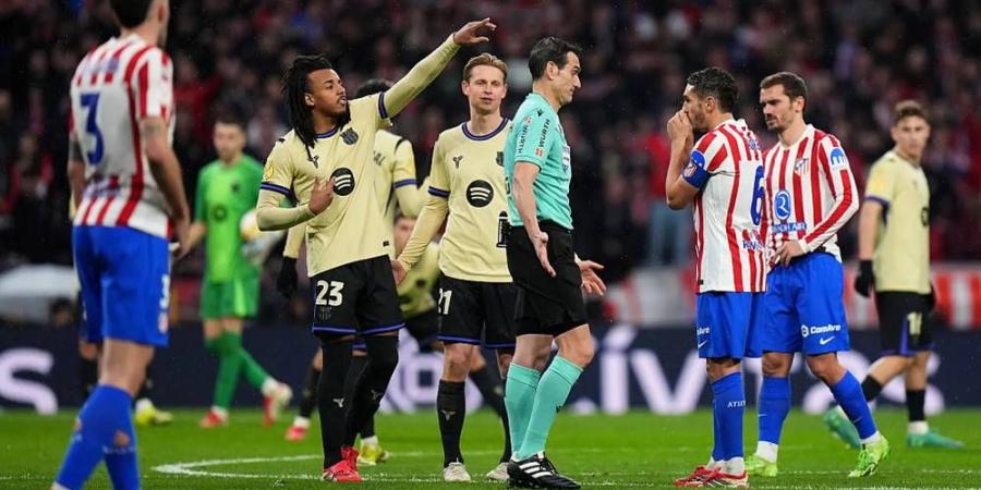 برشلونة يصدر بيانا رسميا يحتج فيه على التحكيم الإسباني