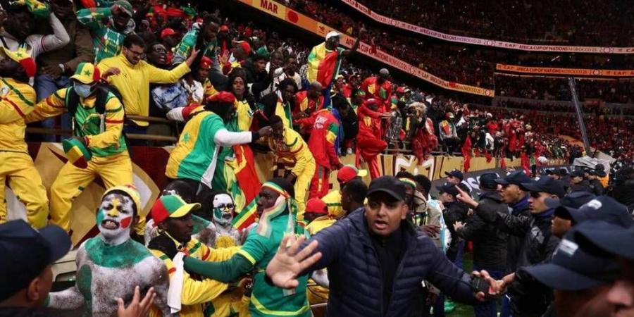 بسبب شغب نهائي "الكان".. القضاء يحكم على المشجع الجزائري والمشجعين السنغاليين المتهمين بالحبس النافذ من 3 أشهر إلى 12 شهرًا