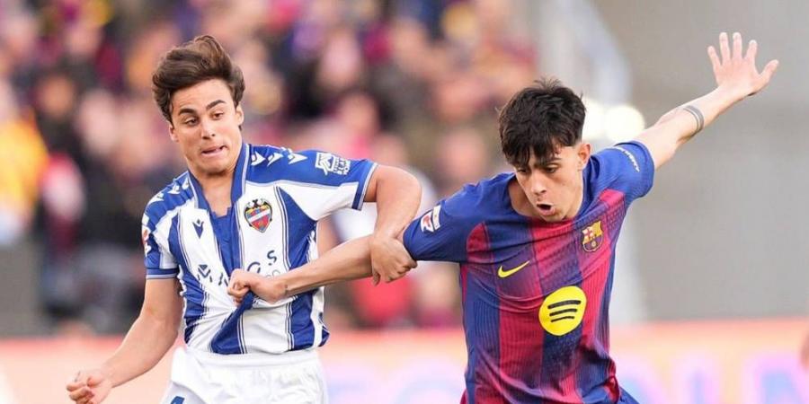 ألفاريز لاعب ليفانتي: "برشلونة فريق يجعلك تشعر بالإرهاق"