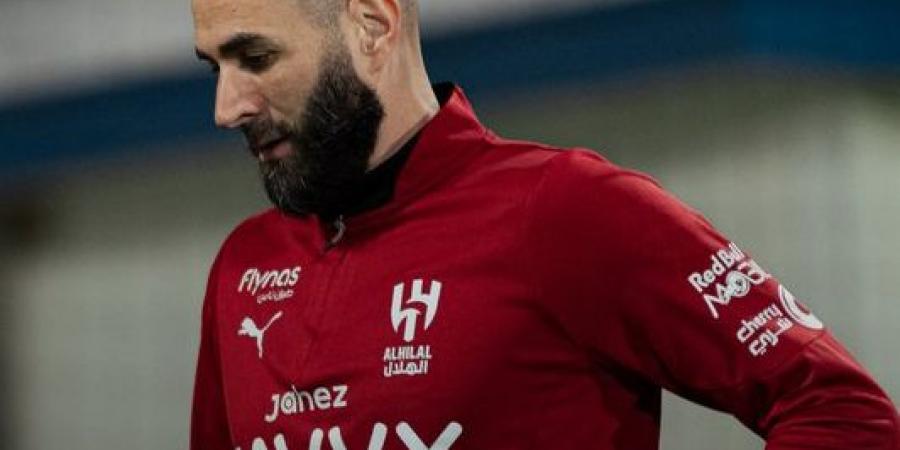 الهلال يعلن إصابة بنزيما وغيابه عن مباراة التعاون