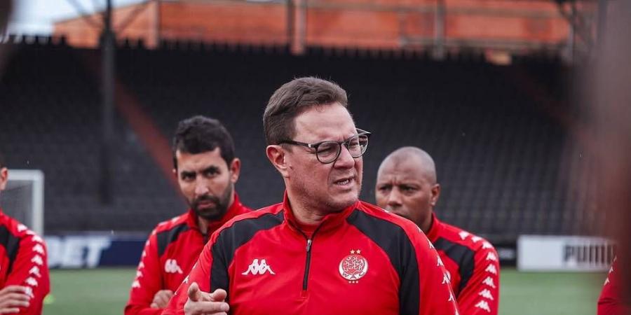 بنهاشم: "بكثرة تألمنا في بداية المباراة بكثرة فرحنا في النهاية والخلاصة المهمة هي قوة شخصية لاعبي الوداد"