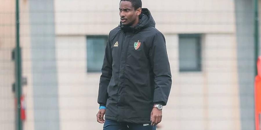 بعد ثمانية أشهر من تعيينه.. مولودية الجزائر يعلن رحيل المدرب الجنوب أفريقي موكوينا