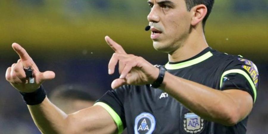 صافرة أرجنتينية تضبط قمة الهلال والأهلي