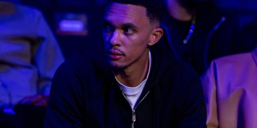 أربيلوا يستبعد أرنولد من تشكيل "الديربي" بقرار انضباطي بسبب التأخر عن التدريبات