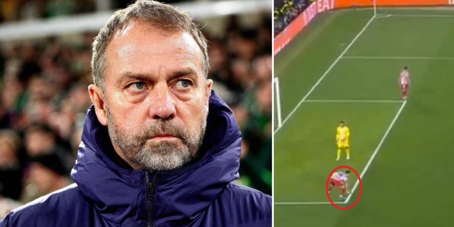 فليك يحتج على التحكيم بعد الهزيمة: "لماذا لم تتدخل الـ'VAR'؟ كانت بطاقة حمراء وركلة جزاء"