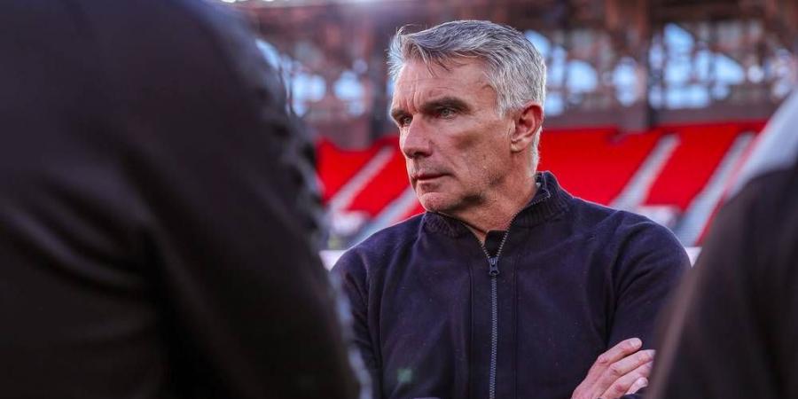 من بينهم بنعبيد ومصدق والعلالي.. كارتيرون يستدعي 21 لاعبا لمواجهة المغرب الفاسي