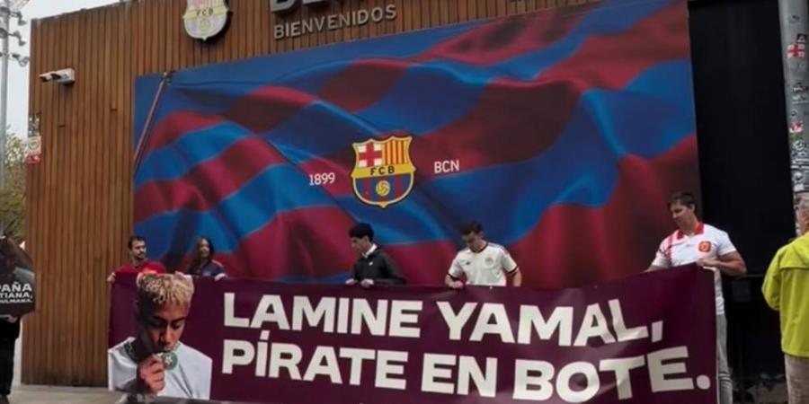 حركة يمينية إسبانية تطالب بترحيل يامال: "إنه ليس إسبانيا.. اذهب إلى المغرب في قارب!"